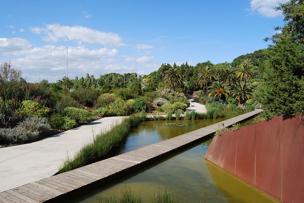 A l'entrée du Jardin Botanique de Barcelone sur la colline de Montjuic - Photo de Felix Konig