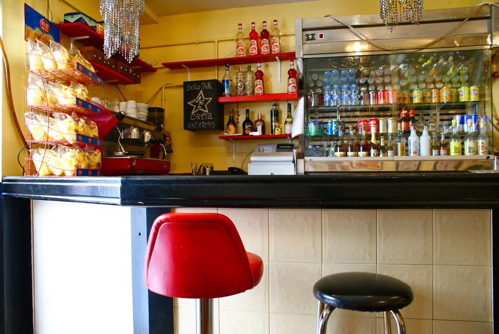 Versailles, bar de quartier dans le quartier de Barcelone de Gracia.