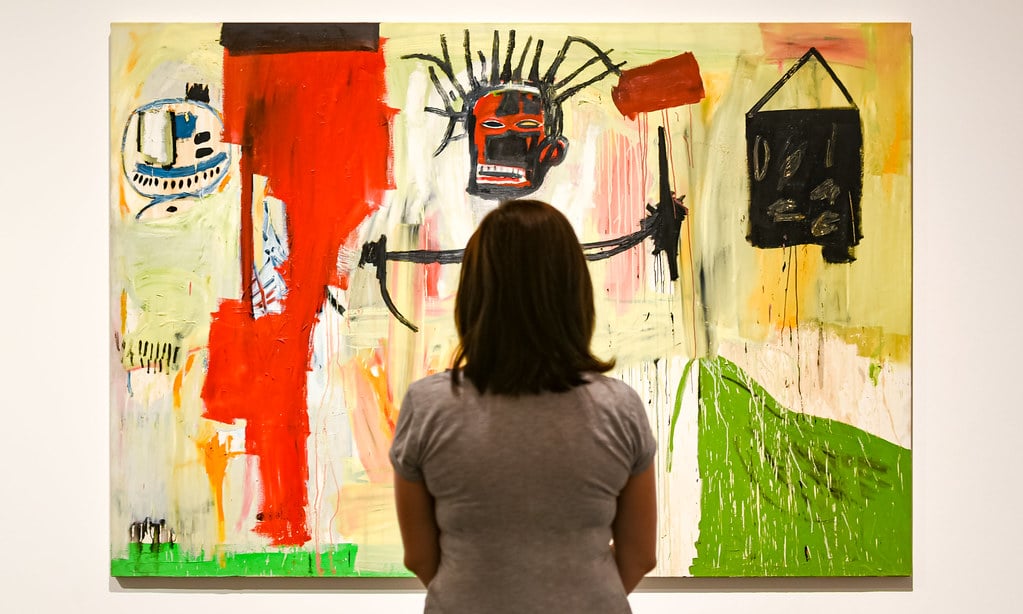 Devant l'Autoportrait de Basquiat dans le musée d'art contemporain de Barcelone (quartier du Raval) - Photo de Jorge Franganillo