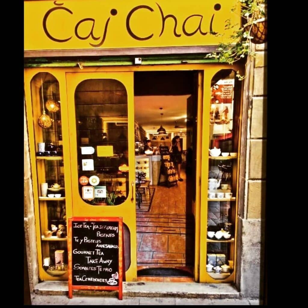 Salon de thé Caj Chai à Barcelone.