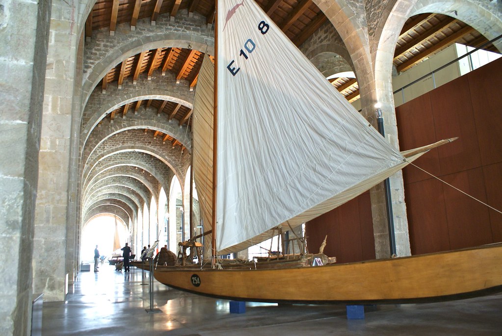 Voilier dans le Musée maritime de Barcelone.