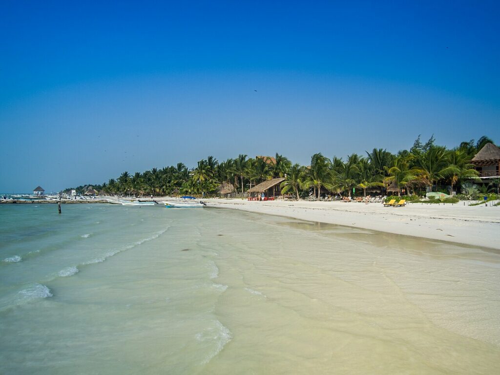 Plage sur l'île de Holbox - Photo de Dronepicr - Licence ccby 2.0