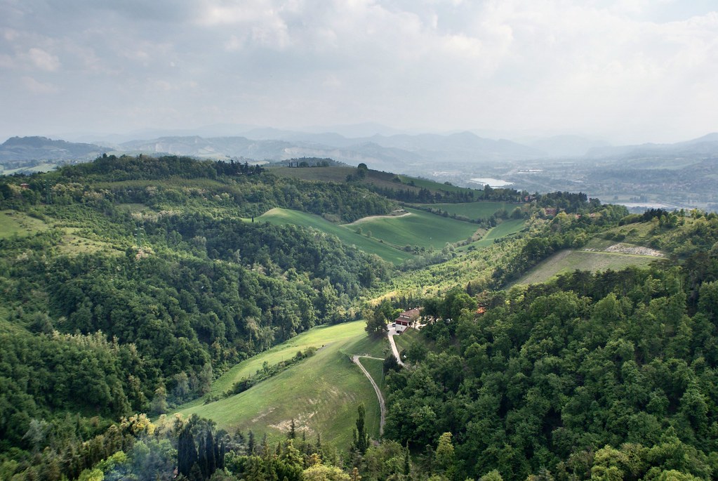 Vue sur les collines au sud de Bologne depuis le sanctuaire de San Luca.
