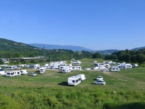 Aire de camping près de Chambéry - Photo de Florian Pepellin