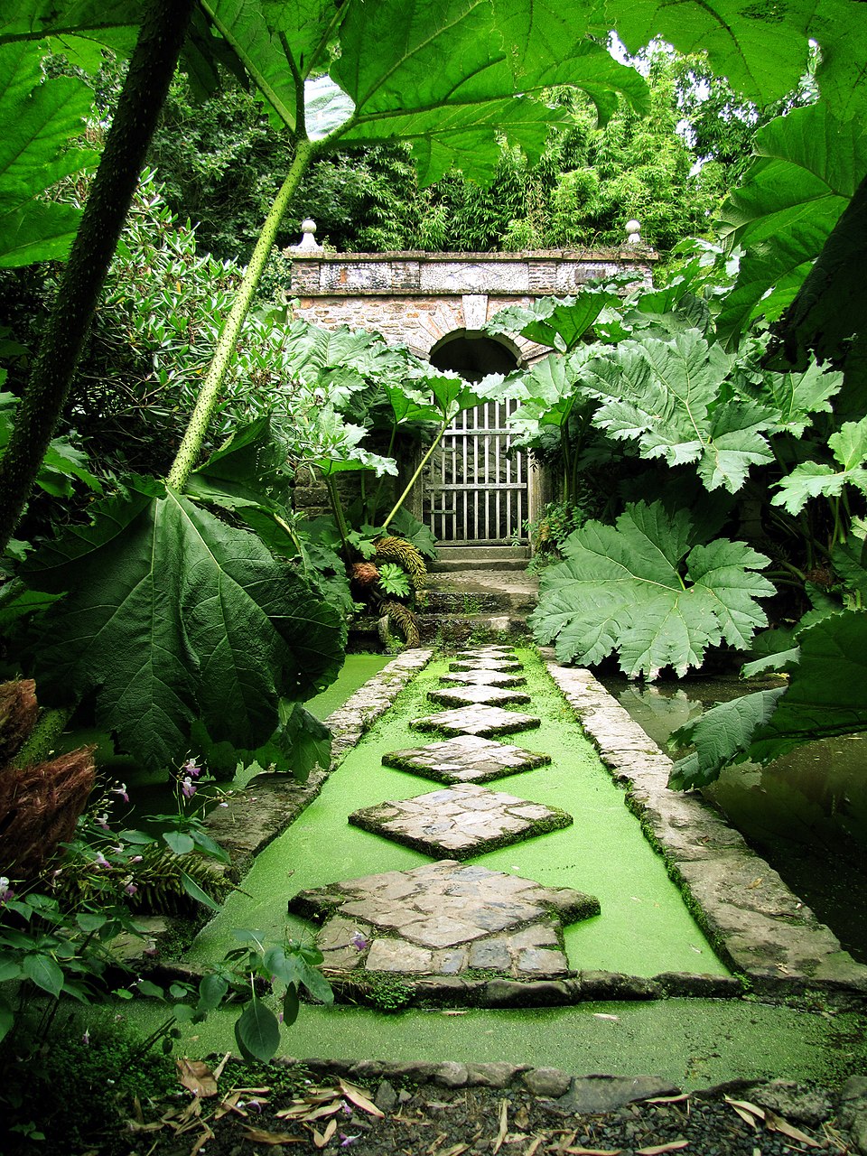 Grotte italienne du jardin Kerdalo en Bretagne - Photod e Basilius - Licence ccbysa 3.0, 2.5, 2.0, 1.0