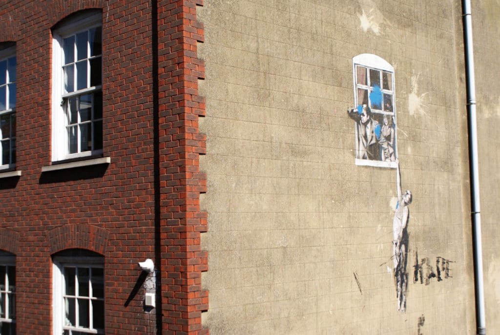 Street art de Banksy à Bristol.