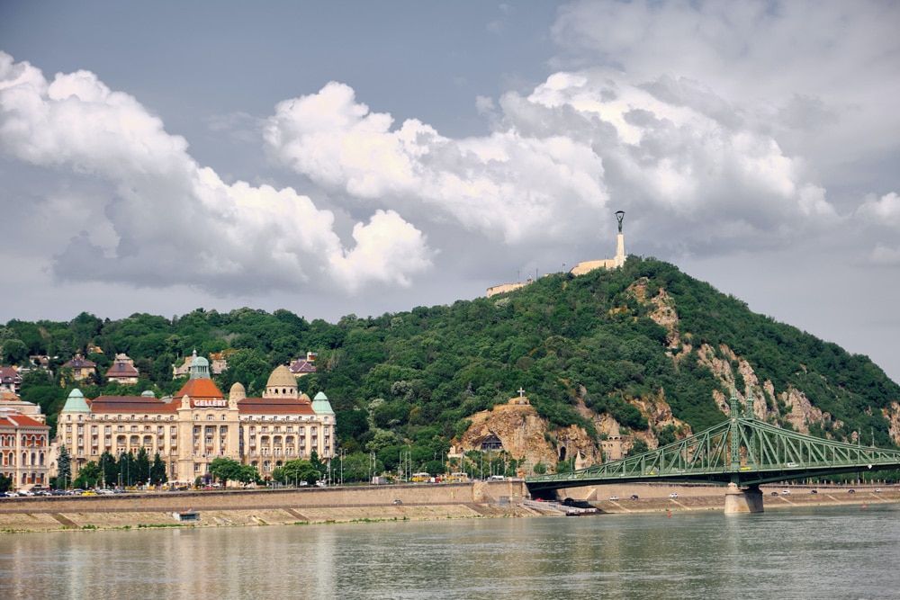 Lire la suite à propos de l’article Quartier de Taban à Budapest: Citadelle, vue panoramique et bains