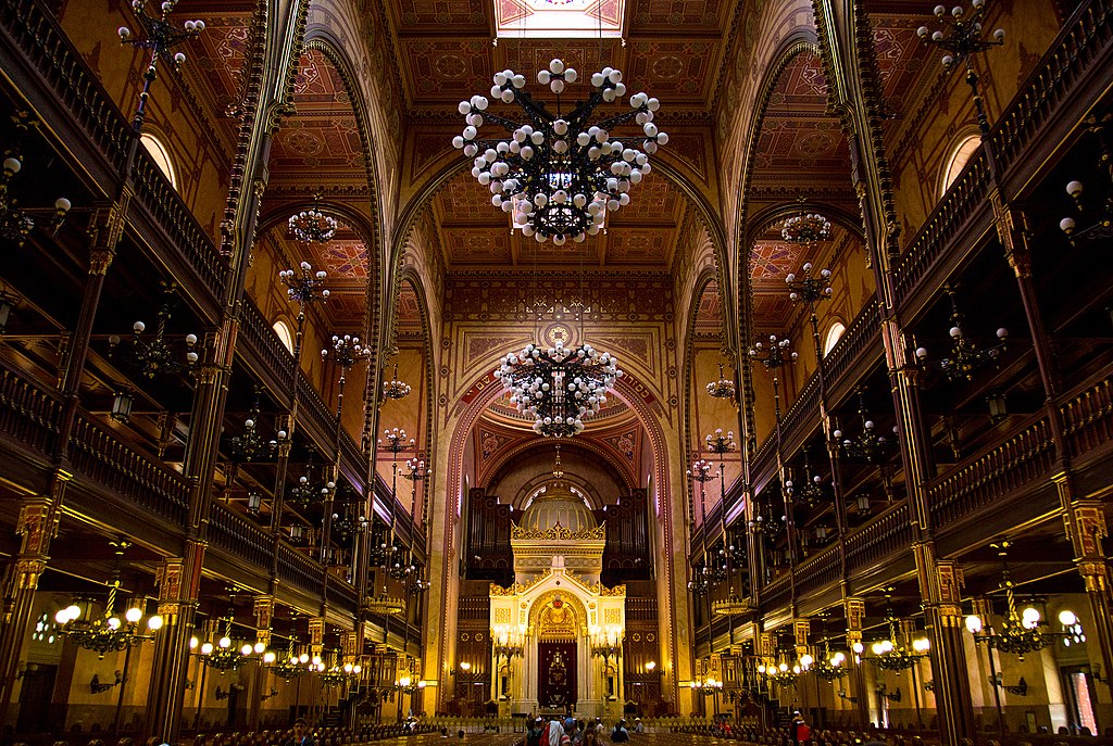 A l'intérieur de la Grande Synagogue de Budapest - Photo d'Alexey Elfimov - Licence ccby 3.0