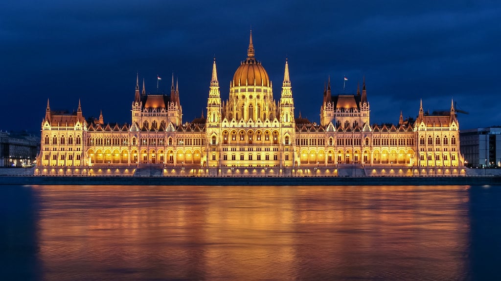 Parlement de Hongrie au bord du Danube à Budapest - Photo de Jorge Franganillo