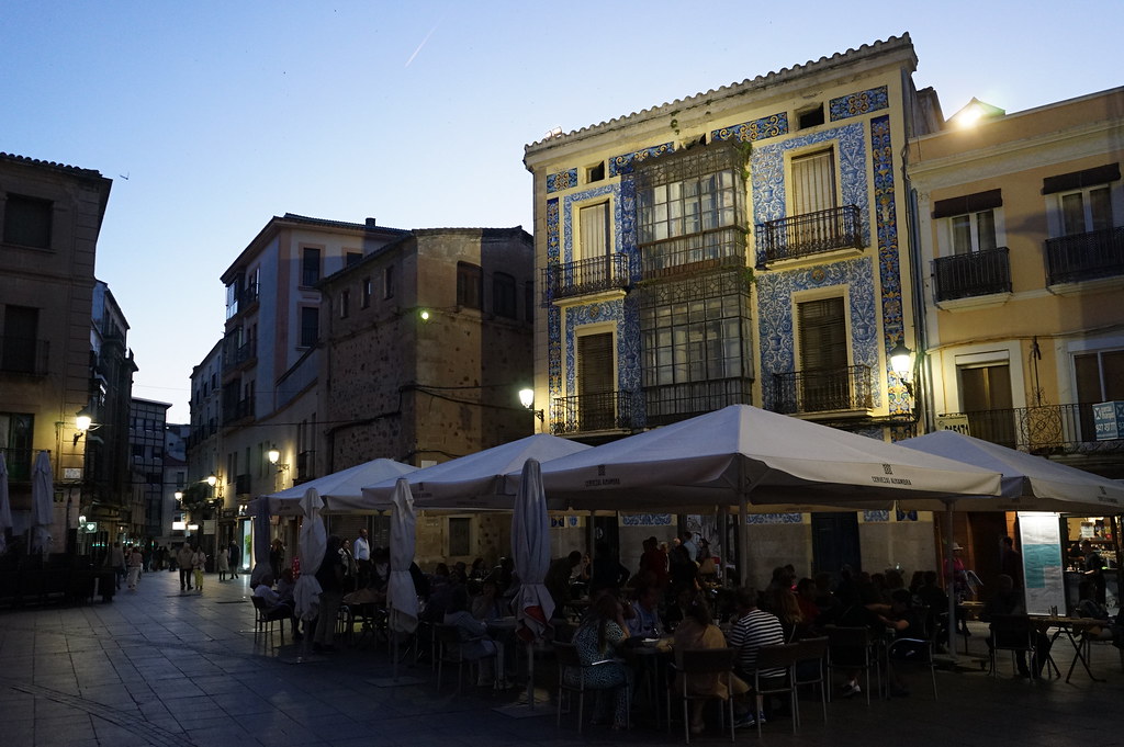 Restaurant de la Casa Martin à la nuit tombée.