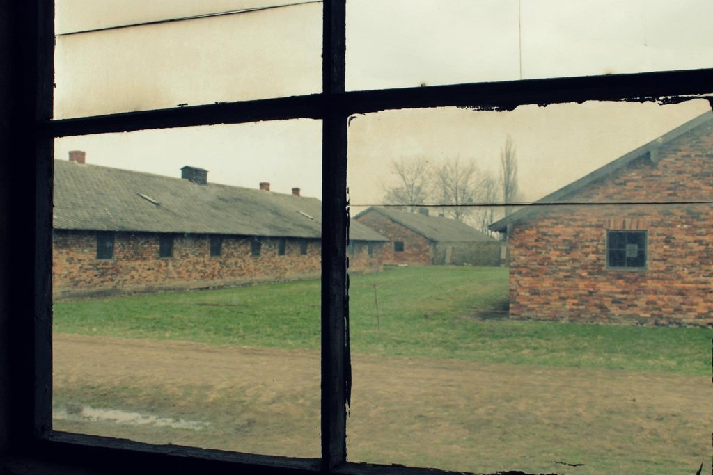 > Dans le camp nazi d'extermination d'Auschwitz en Pologne. > Dans le camp nazi d'extermination d'Auschwitz en Pologne.