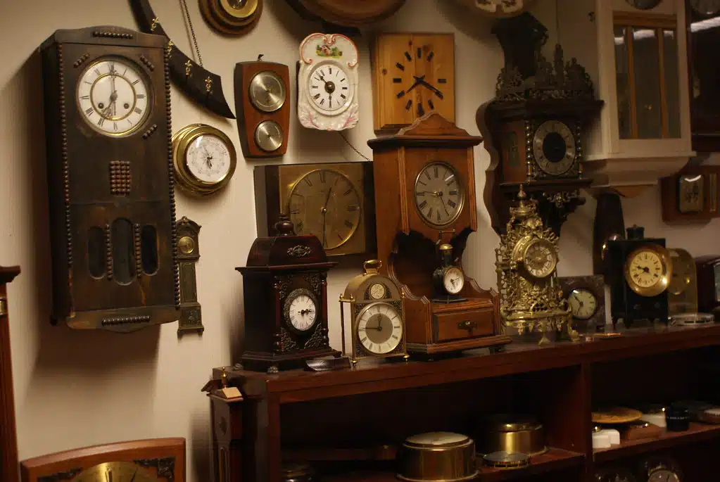 Marché aux puces : Dans le bric à brac Den Blå Hal à Copenhague.