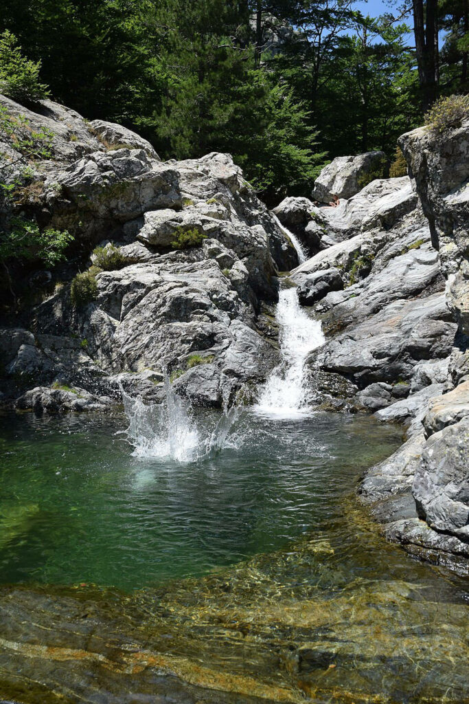 Piscines naturelles le long de la Cascade des Anglais - photo de PHolzwarth - Licence ccbysa 4.0