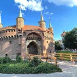 Barbacane & porte Florianska à Cracovie: Fortifications médiévales