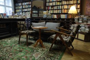 6 Café-librairies de Cracovie : Un beau livre et un bon café