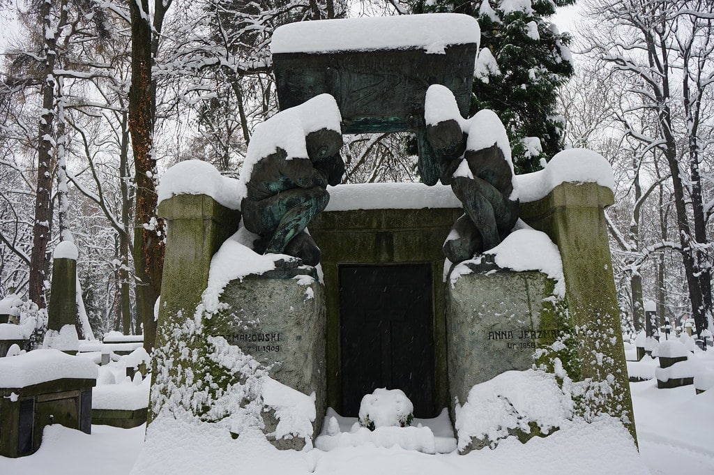 Dans le cimetière Rakowicki à Cracovie.