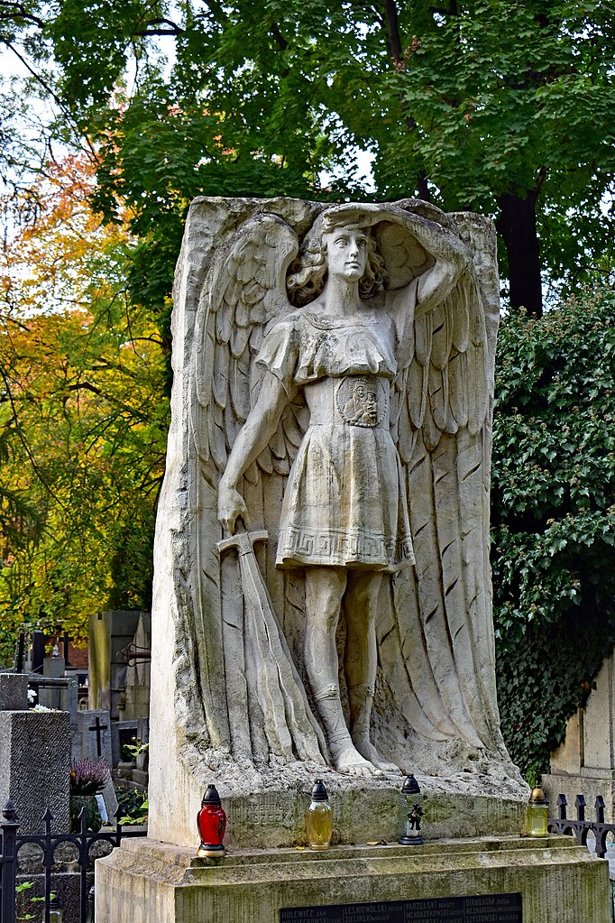 Dans le Cimetière -Rakowicki à Cracovie - photo de Zygmunt Put -Licence CCBYSA 4.0, 3.0, 2.5, 2.0, 1.0