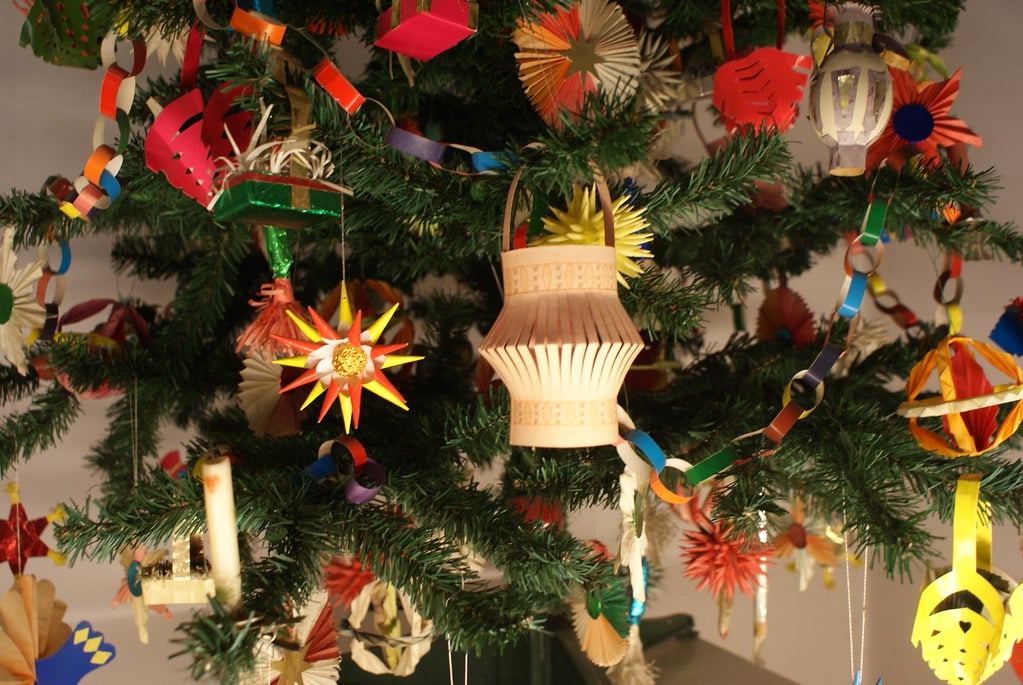 Décoration de noël faite main au Musée d'ethnographie de Cracovie dans le quartier de Kazimierz.