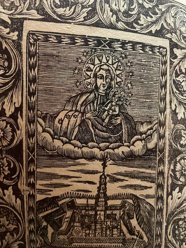 Gravure de Notre Dame de Czestochowa (avec un léger strabisme) dans le musée Emeryk Hutten-Czapski à Cracovie.