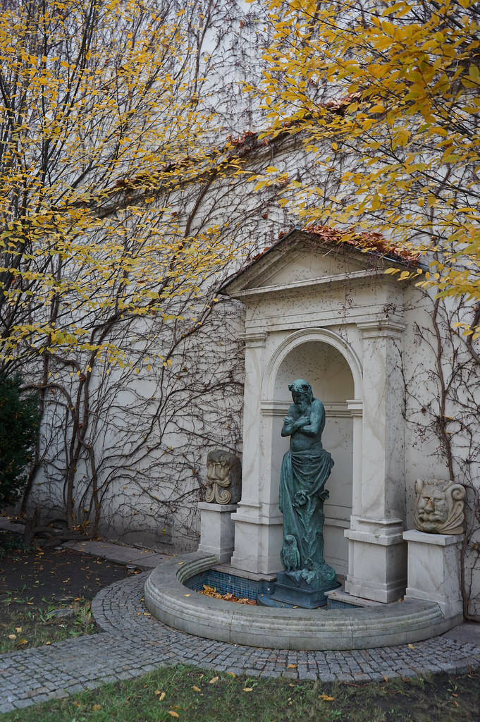 Dans le jardin du musée Emeryk Hutten-Czapski à Cracovie.