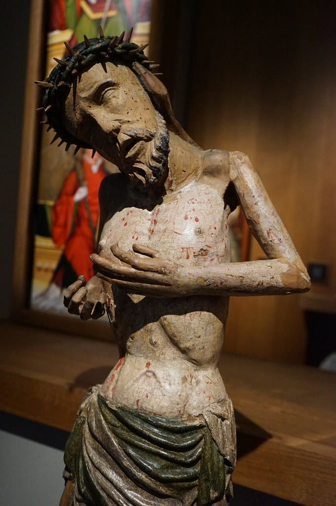 Sculpture gothique de Jésus (Krauszow, 1440) au Musée Ciolek à Cracovie.