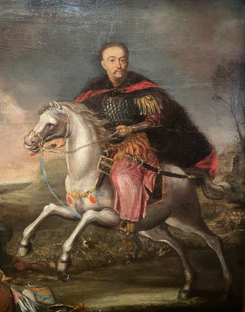 Soit le roi Sobieski est grand, soit le cheval est petit, voire même le roi est très grand et le cheval très petit au musée d'art sacré Ciolek à Cracovie.
