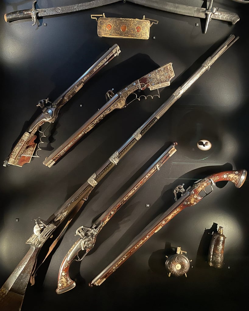 Expositions d'armes au Musée Czartoryski à Cracovie.