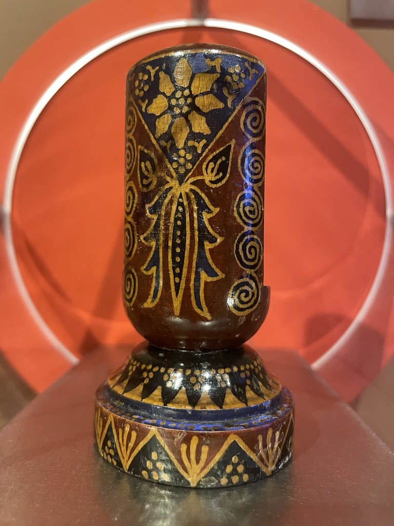 Porte-allumettes décoré par Jozefa Kogut au musée ethnographique de Cracovie.