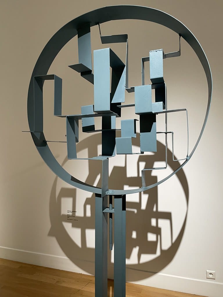 "Rythmes dans le cercle" (1965) d'Antoni Hajdecki au Musée National de Cracovie.