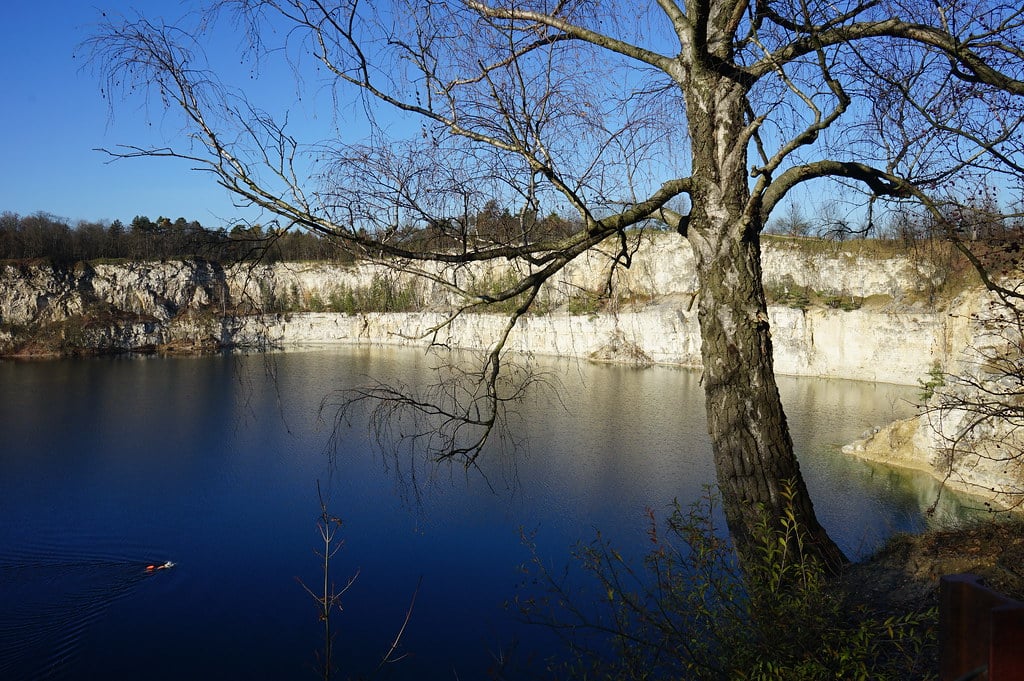 Vue sur le lac de Zakrzowek à Cracovie.