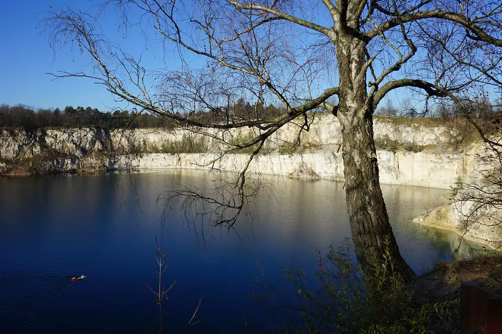 Vue sur le lac de Zakrzowek à Cracovie.