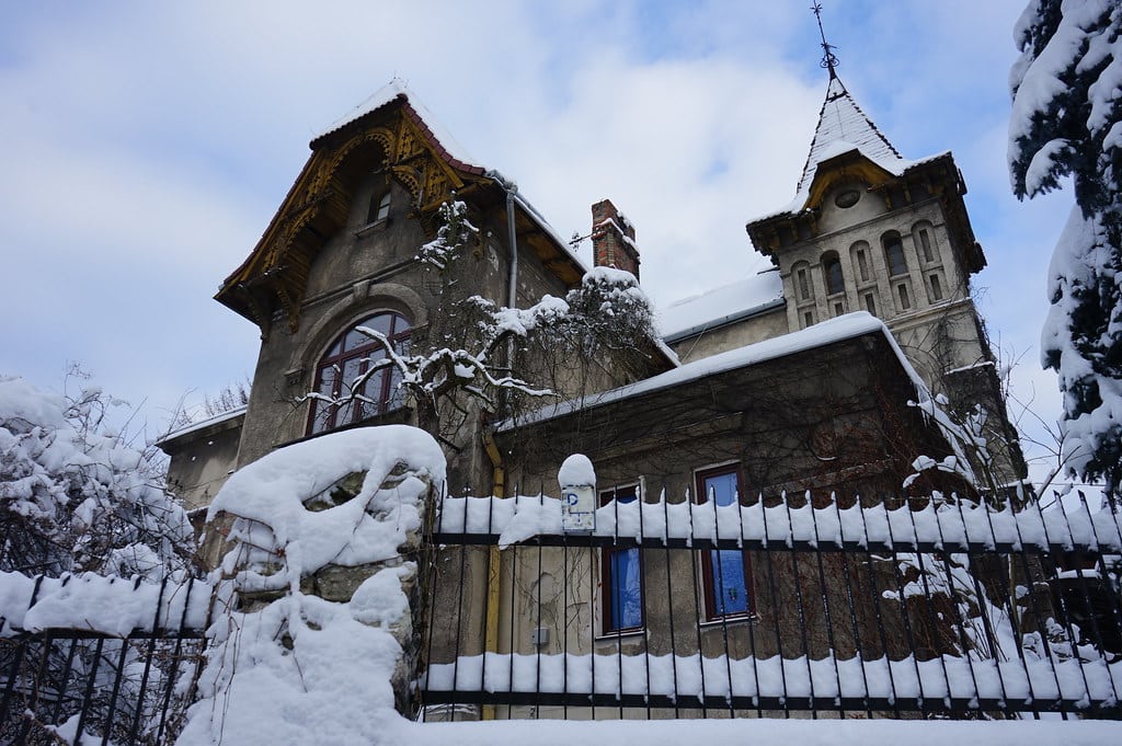 Maison néogothique dans le quartier.