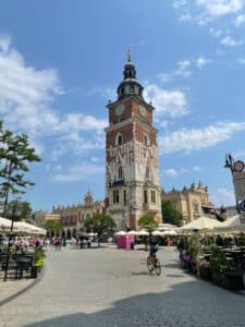 Ratusz, hotel de ville gothique de Cracovie et vue panoramique