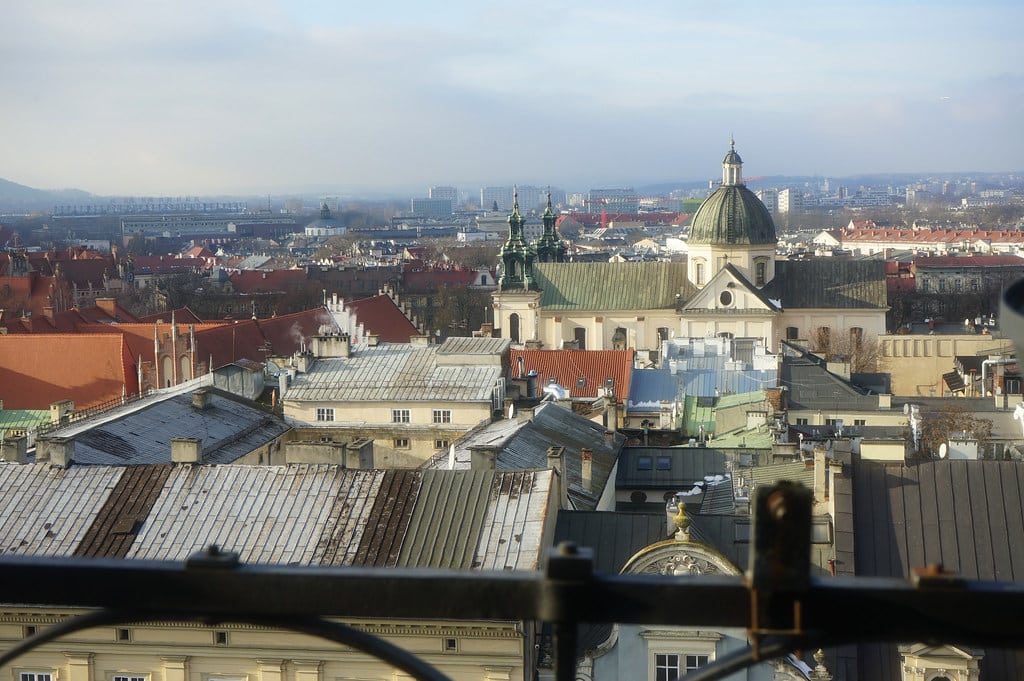 Vue panoramique sur l'ouest de la Vieille Ville depuis le Ratusz de Cracovie.