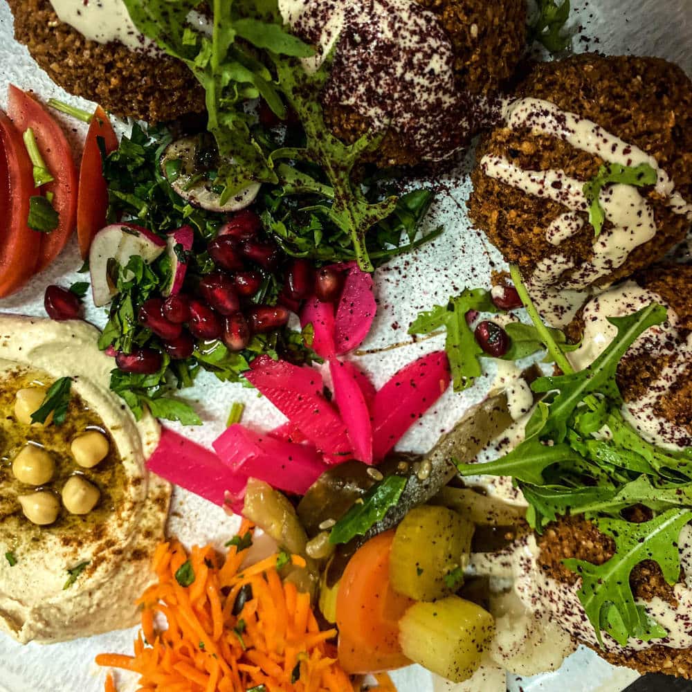 Le meilleur du Proche-Orient dans votre assiette au Mazaya Falafel de Cracovie.