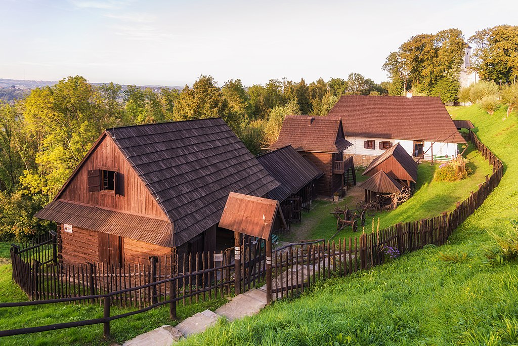 Skansen de Bobczyce dans le sud de Cracovie. Photo de Qvidemus - Licence CCBYSA 3.0 PL