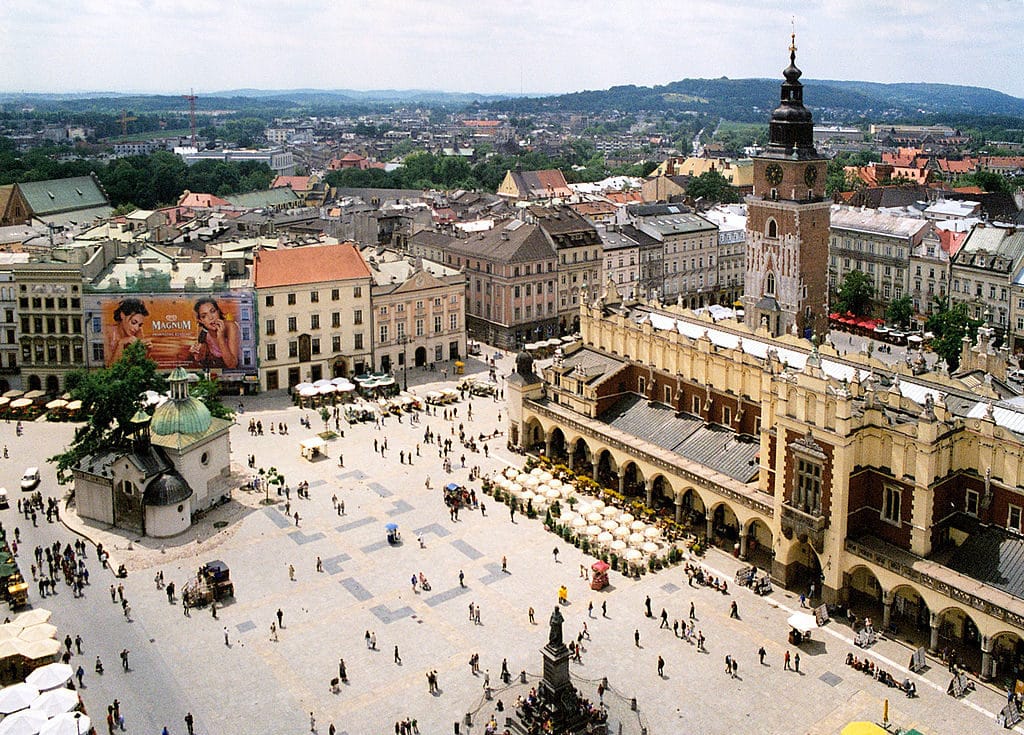 Visites guidées à Cracovie : Lieux essentiels à visiter et hors des sentiers battus. Photo de la place du marché par Pko.