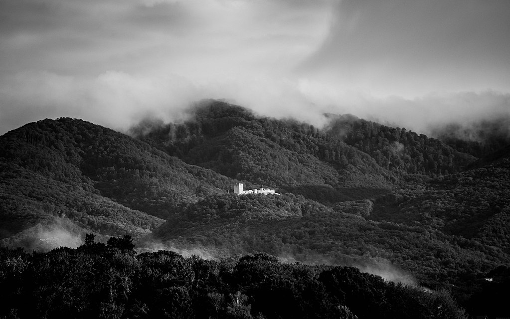 Medvedgrad dans les montagnes - Photo d'Icyblues - Licence ccbysa 4.0