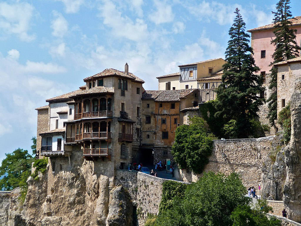 Maisons suspendues à Cuenca - Photo de Cesar Ruiz - Licence ccbysa 3.0