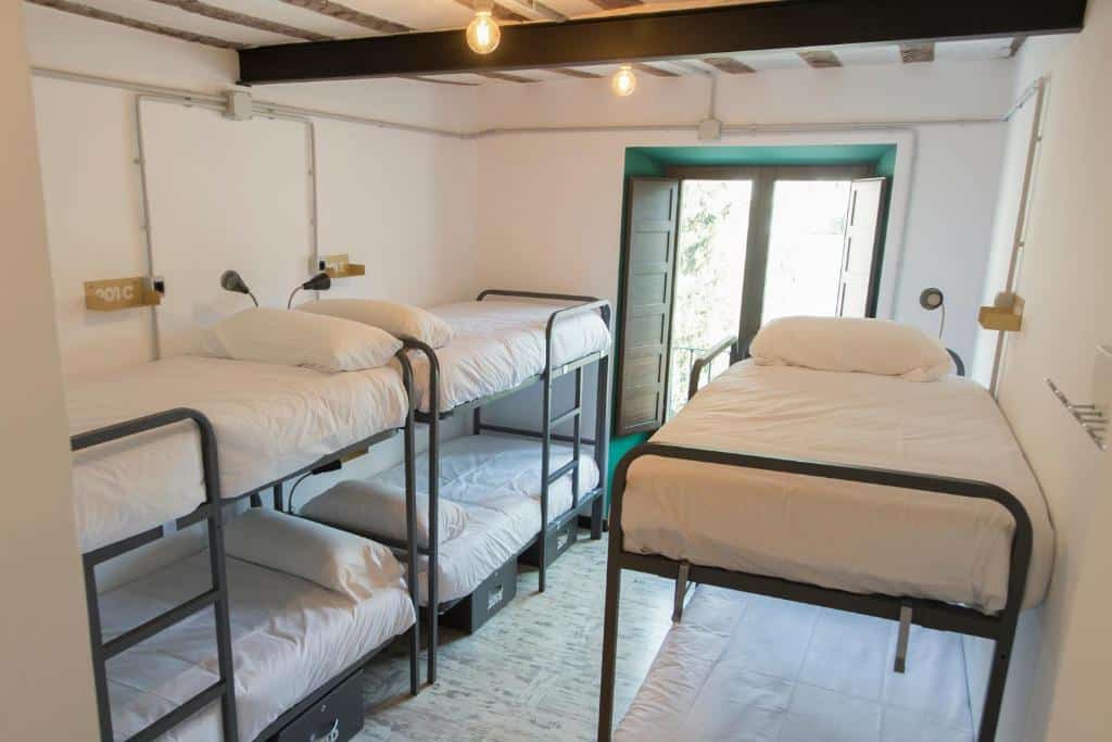 Dortoir de l'auberge de jeunesse Green River Hostel à Cuenca.