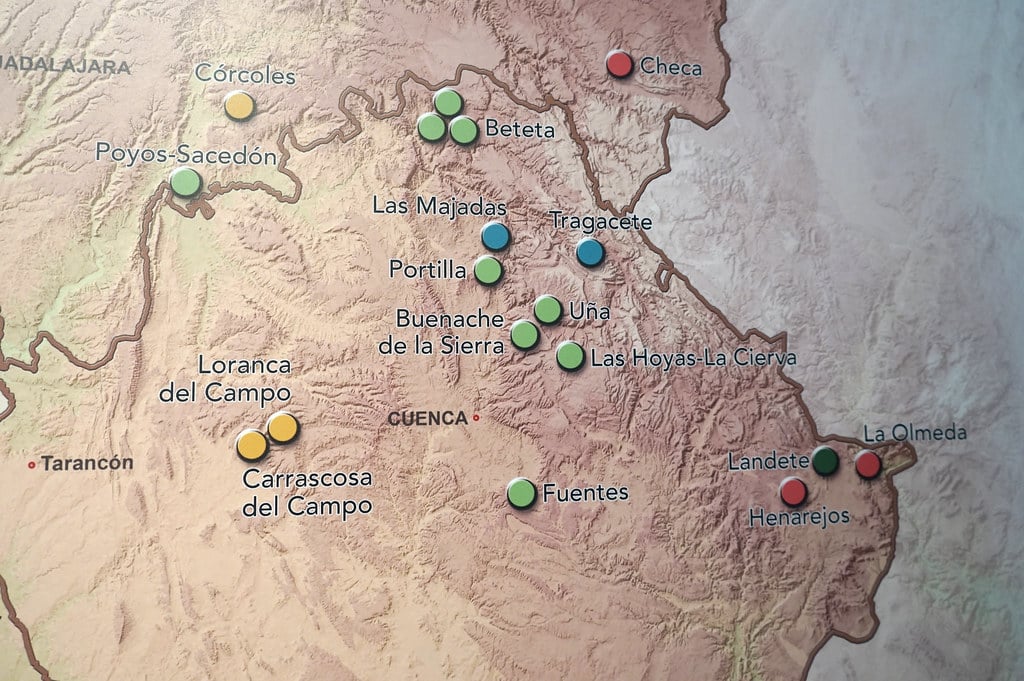 Carte avec les sites de découvertes paléontologiques autour de Cuenca dans le musée de paléontologie.