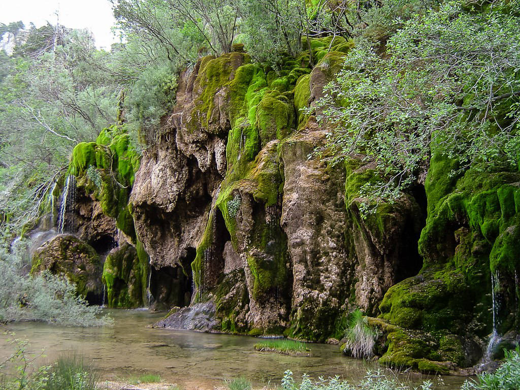 Paysage du Nacimiento del Rio Cuervo près de Cuenca en Espagne.