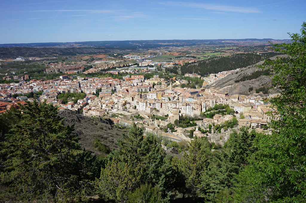Vue sur la Vieille de Ville de Cuenca depuis la colline dominant la cité : Mirador del Cerro del Socorro.