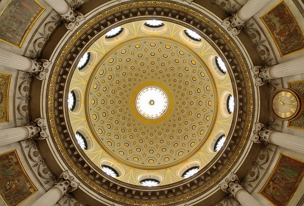 Dome du City Hall de Dublin - Photo de Robert Linsdell