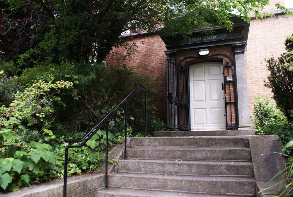 Entrée de la bibliothèque Marsh à Dublin