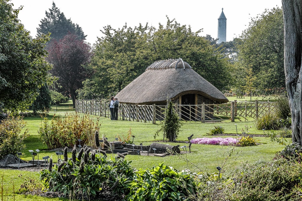 Maison viking dans le jardin botanique de Dublin - Photo de William Murphy