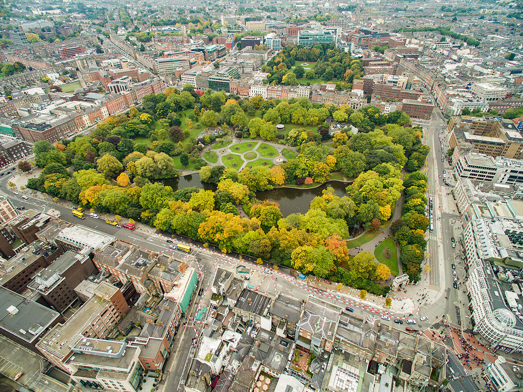 Quand venir à Dublin en Irlande ? Climat et météo à 7 jours. Photo du parc de St Stephen's Green de Dronepicr.