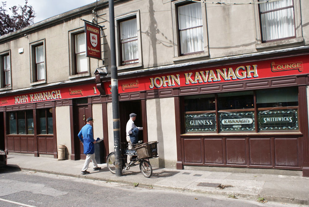 Pub de quartier John Kavanagh à Dublin.