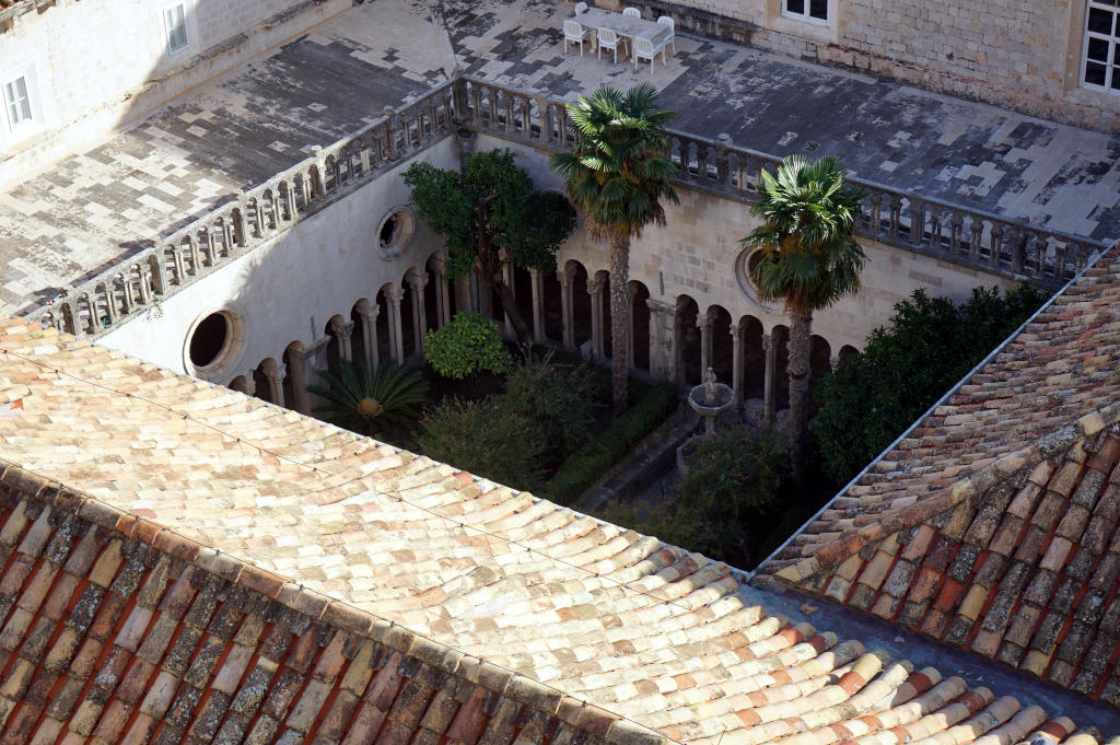 Cloître du monastère franciscain de Dubrovnik.