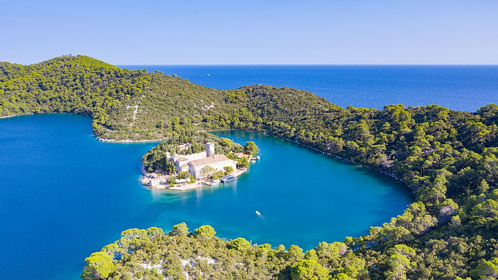 Ile de Sainte Marie sur l'île de Mljet - de dronepicr - Licence ccby 2.0